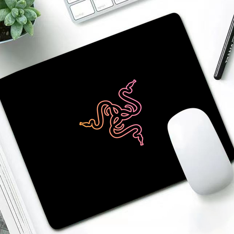 Razer Tappetino per mouse di l - Desk Setup Ergonomic recensione e prezzo